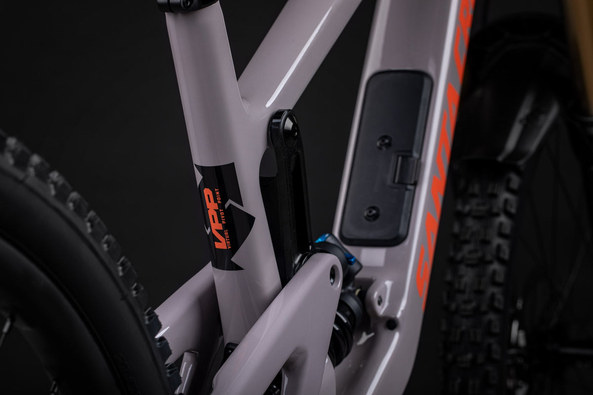 Santa Cruz Nomad CC MX - R Kit - Gloss Gypsum