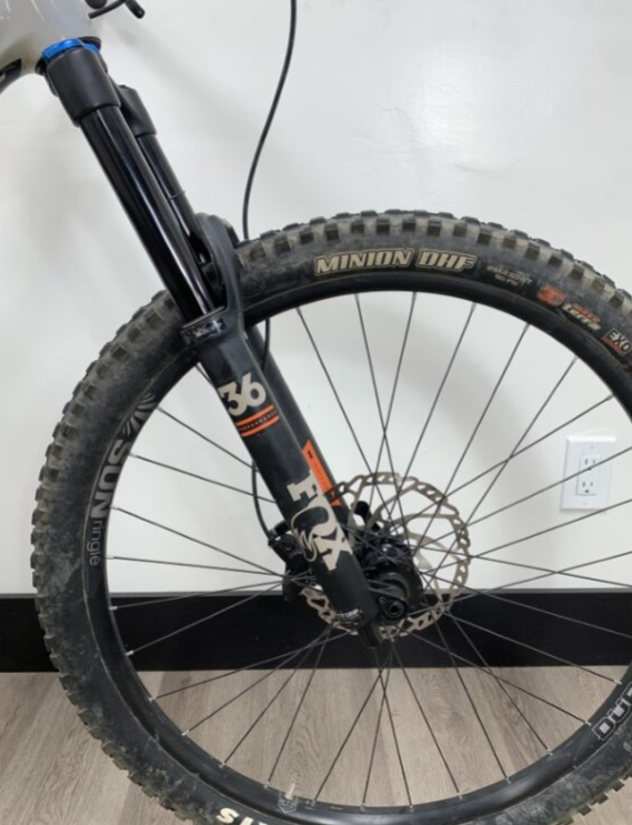 Pivot Firebird 29 - XT Kit - Sandstorm - Medium - Demo 1