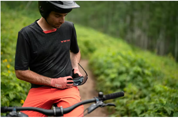 Yeti Enduro Short Sleeve MTB Jersey - White Distortion