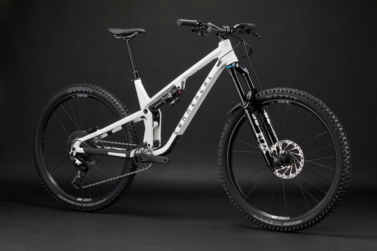 Commencal Meta V5 29 - Essential - Pure White