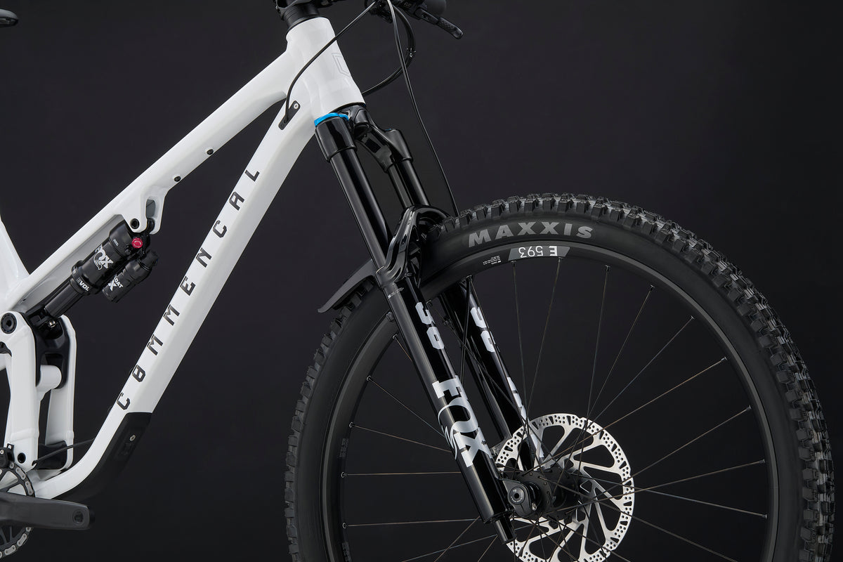 Commencal Meta V5 29 - Essential - Pure White