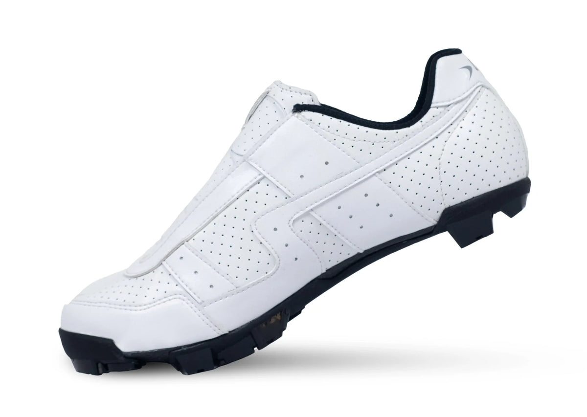 Lake MX30G Gravel Shoe - Narrow - White Clarino
