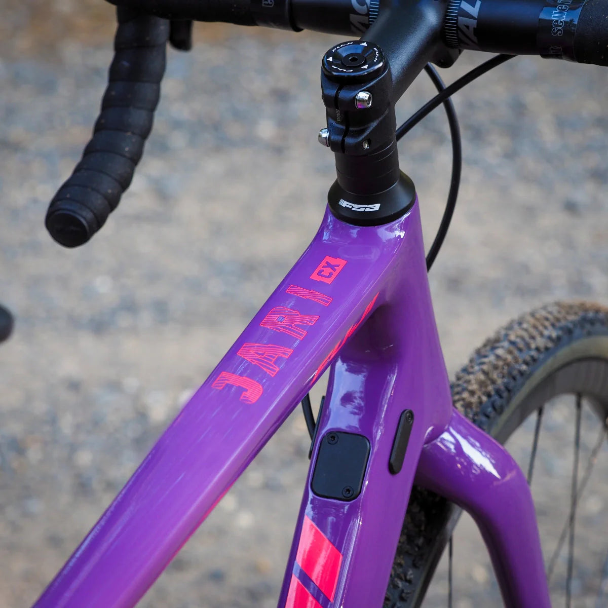 Fuji Jari Carbon CX 700c Gravel Bike - Eggplant