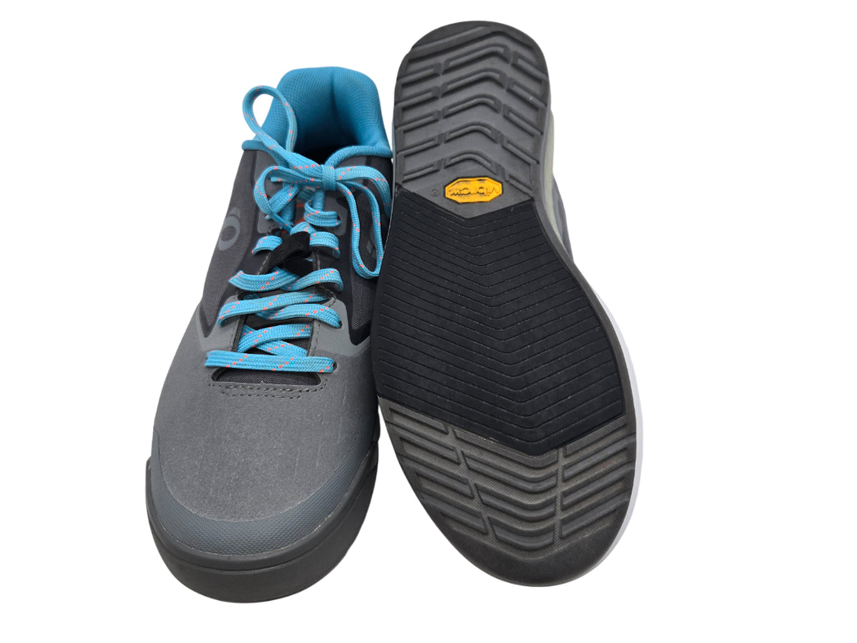 Pearl Izumi X-Alp Launch MTB Shoe - Womens - Smoked Pearl-Monument - Blem